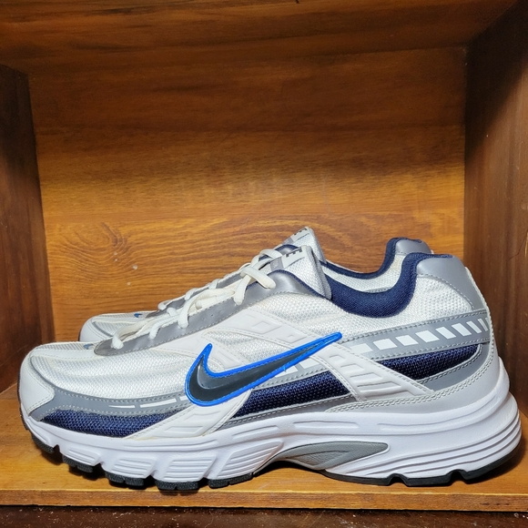 Nike Initiator Athletic Running Sneaker 12 - Picture 3 of 6